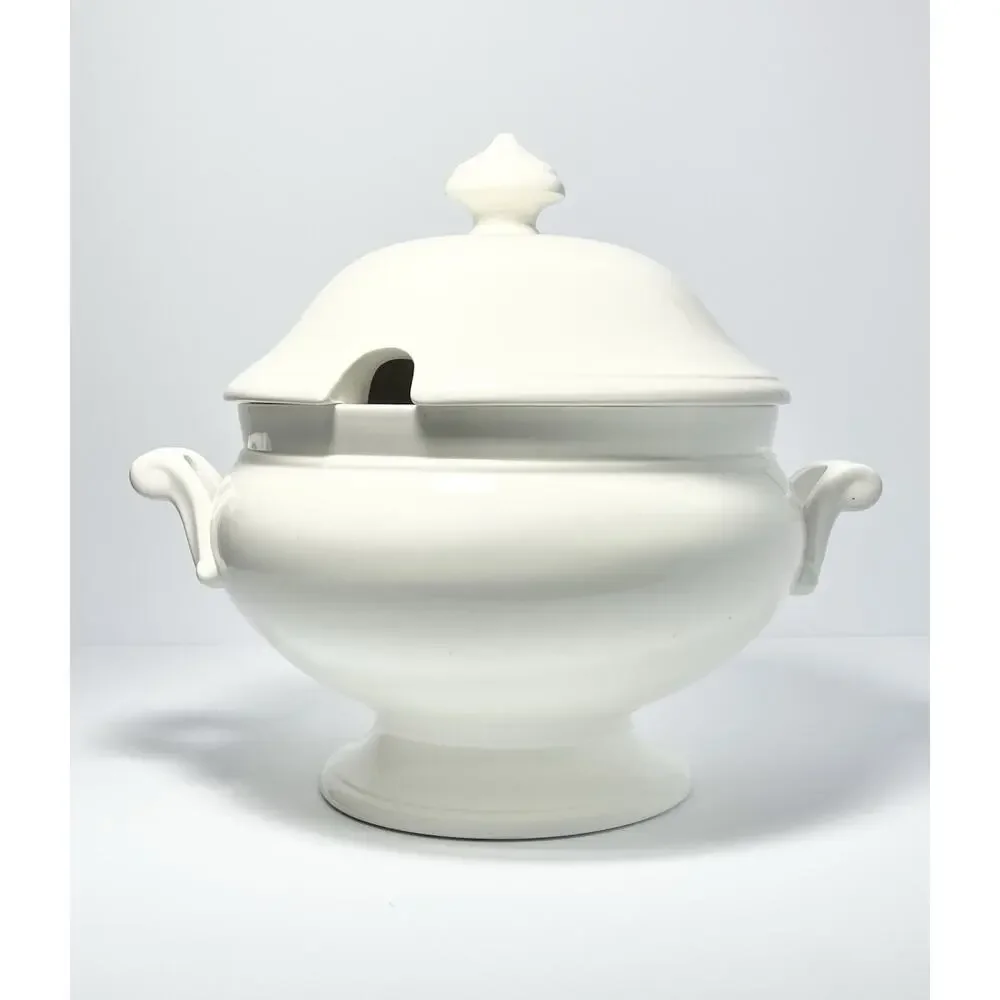 Villeroy & Boch “Pure White” Porcelain Soup Tureen & Lid 11 1/4” 3 Quarts